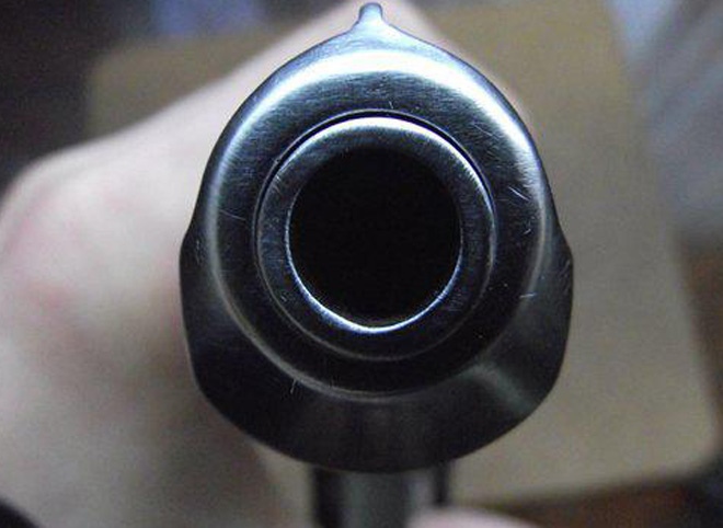 В Рязани мужчине с ребенком угрожали пистолетом