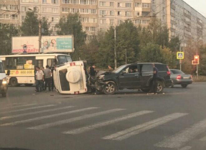В Канищеве в результате ДТП перевернулась машина