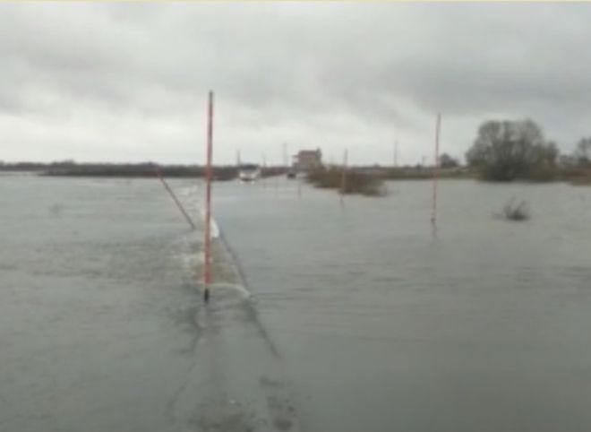 В Рязанском районе затопило дорогу