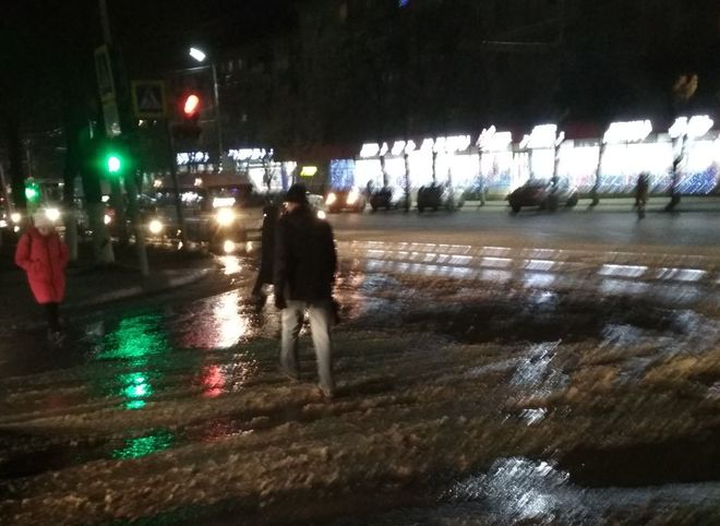 В Рязани затопило улицу Дзержинского