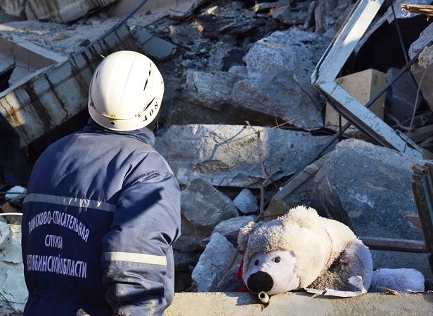 На месте взрыва в Магнитогорске обнаружены еще трое погибших