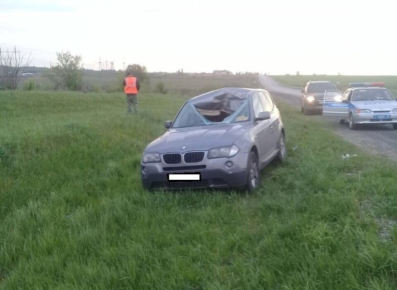 В Михайловском районе отлетевшее от фуры колесо повредило BMW
