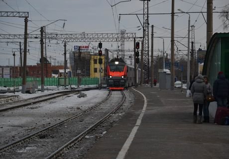 В Краснодарском крае комбайн протаранил поезд