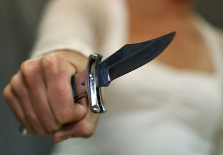 В Рязани девушка с ножом напала на таксиста