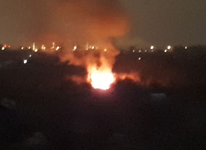 На улице Пугачева произошел пожар (видео)