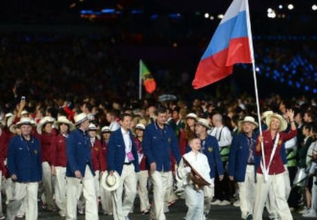 В Олимпийской деревне сорвали флаги РФ
