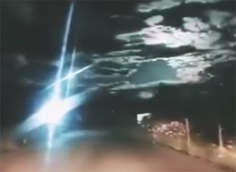 Огромный метеорит взорвался над Китаем (видео)