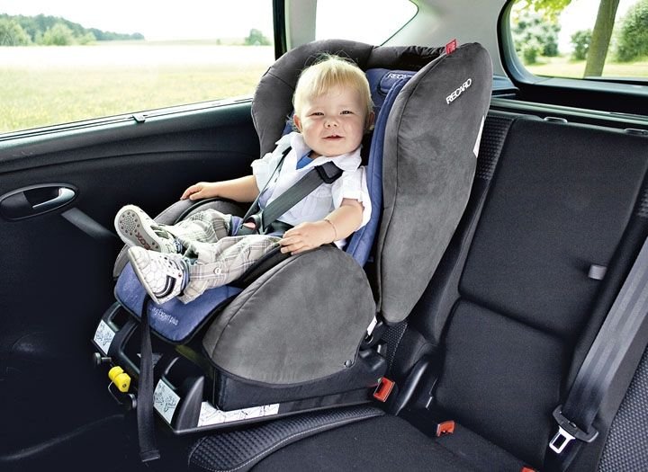 Вступили в силу новые правила перевозки детей в автомобилях