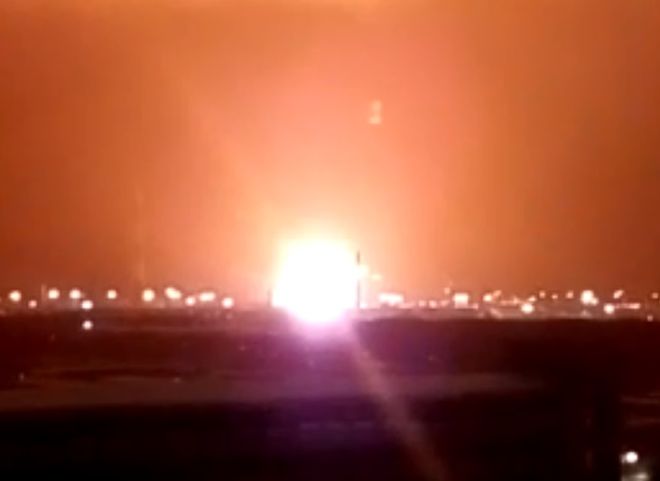 В Коми на нефтеперерабатывающем заводе произошел пожар