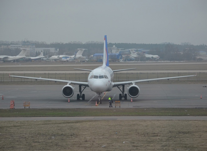 Неизвестный сообщил о минировании двух самолетов, летящих в Москву
