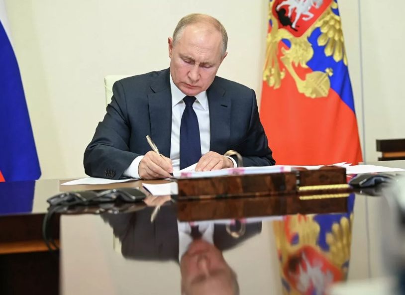 Путин подписал указ о награждении врачей за борьбу с пандемией коронавируса