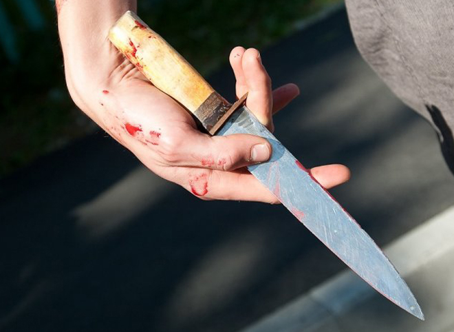 Рязанка ударила ножом пристававшего к ней мужчину