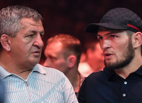 Отцу Нурмагомедова стало плохо во время просмотра UFC 229, но не из-за боя сына