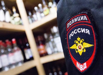 Полицейские пресекли незаконную торговлю алкоголем в рязанском кафе