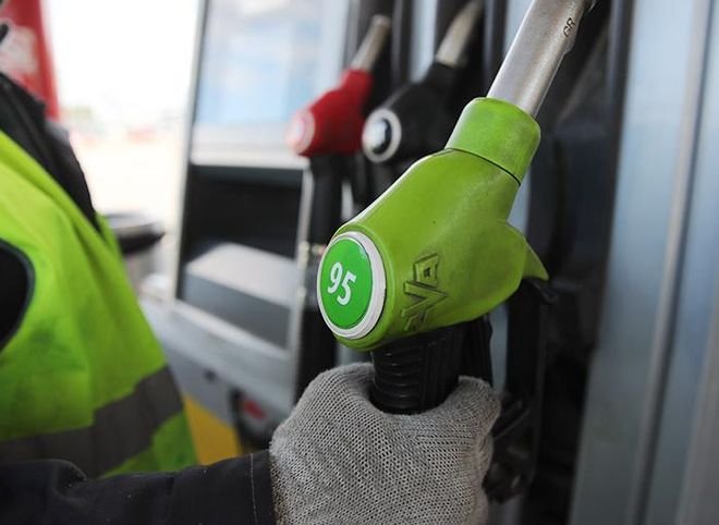 Производители бензина в России подняли цены на 10%