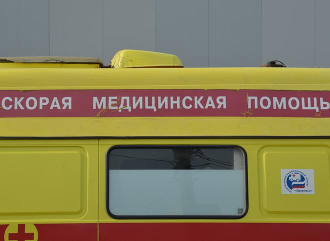 На улице Дзержинского беременная девушка попала под колеса авто