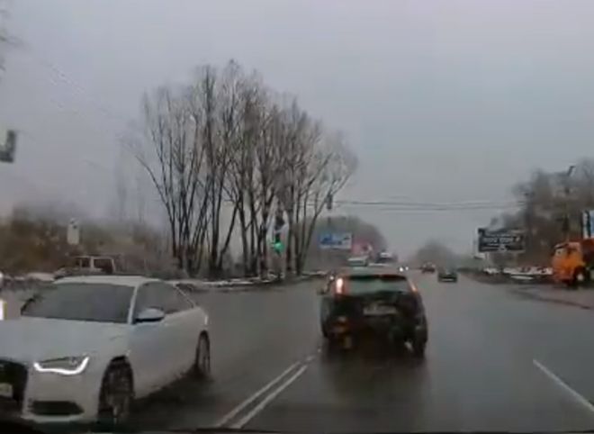 В Рязани засняли опасного водителя