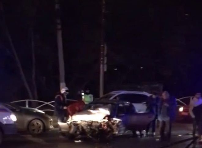 При столкновении двух легковушек в Дашково-Песочне пострадали семь человек
