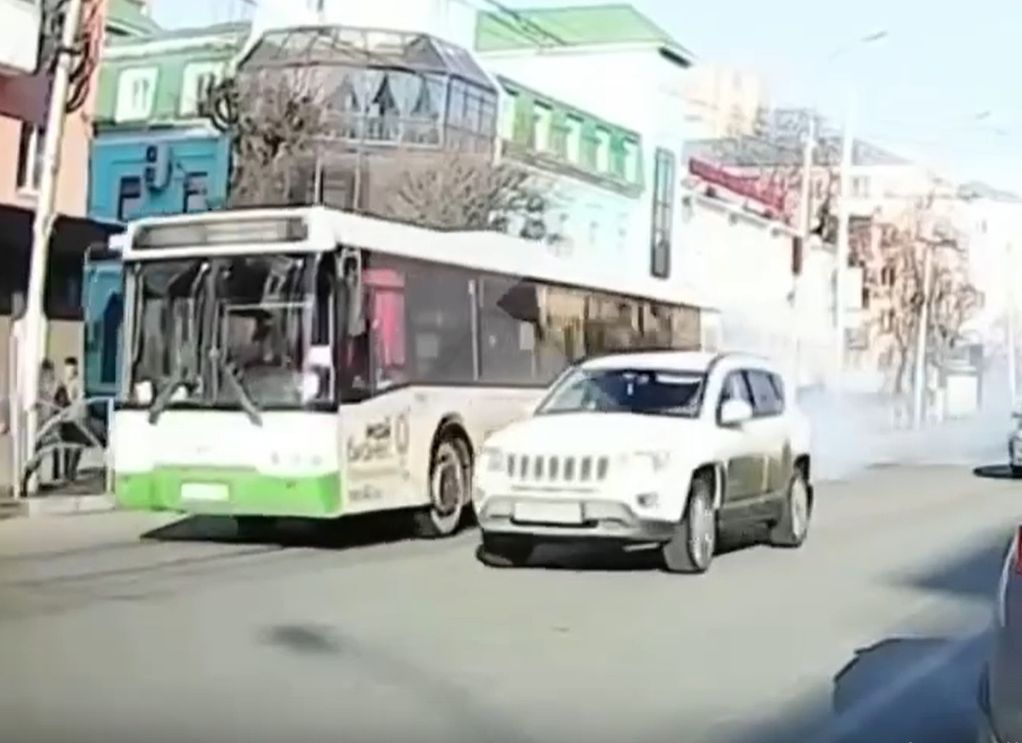 В мэрии выяснят причины инцидента с «московским» автобусом в центре Рязани
