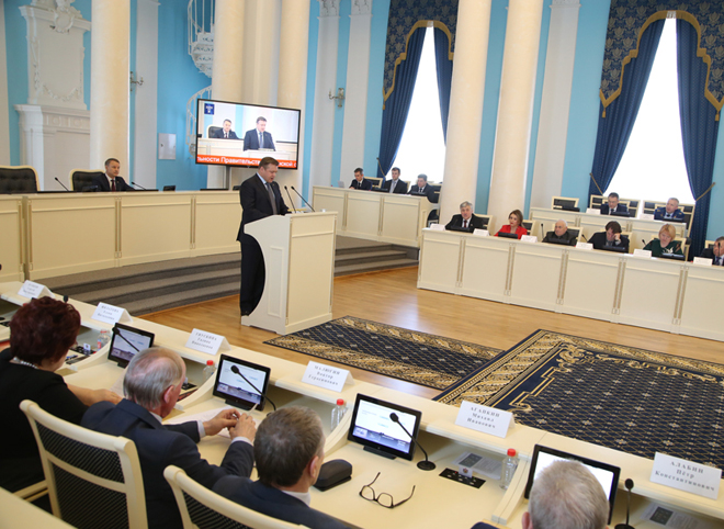 Николай Любимов выступил с отчетом о деятельности правительства в 2018 году