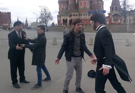 На Красной площади подрались «Пушкин» и «Ленин» (видео)