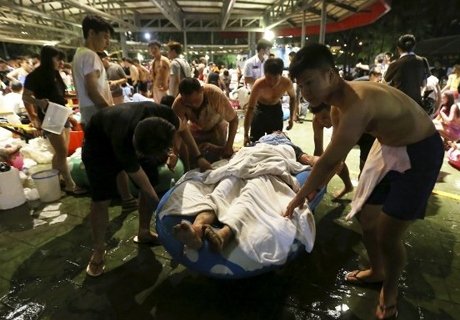 В аквапарке Тайваня пострадали более 500 человек (видео)