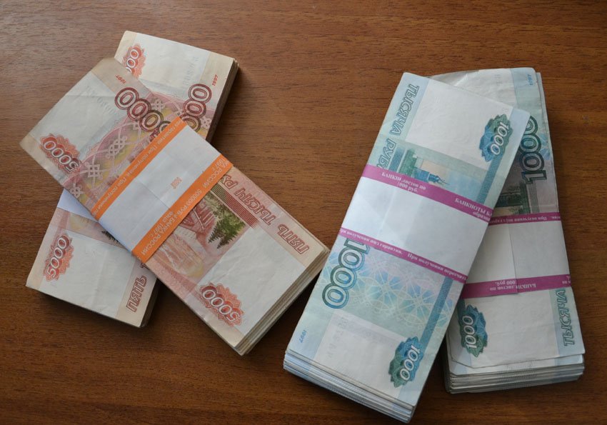 Кабмин повысит МРОТ в 2017 году на 300 рублей