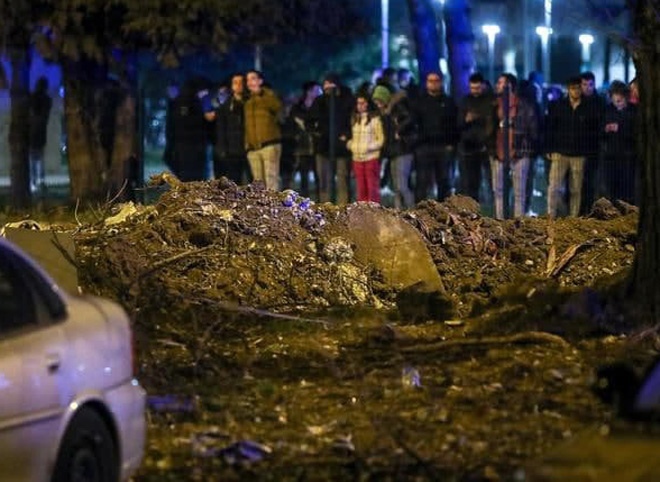 В Загребе с неба упал неизвестный объект, был слышен звук взрыва