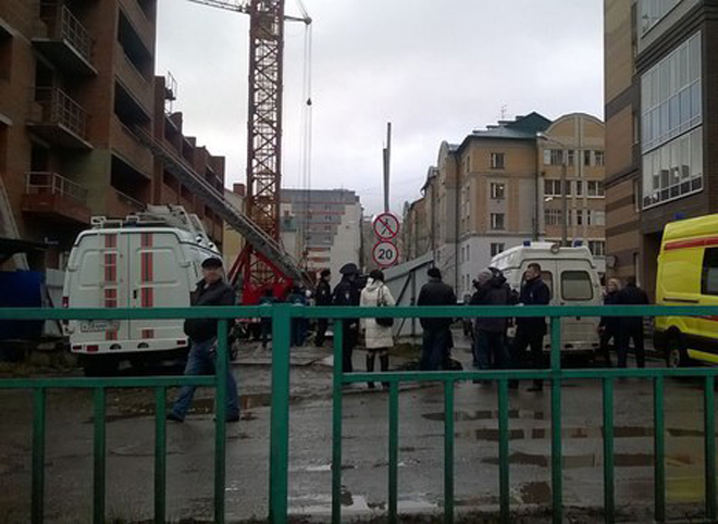 При обрушении здания в Саранске погибли два человека (видео)