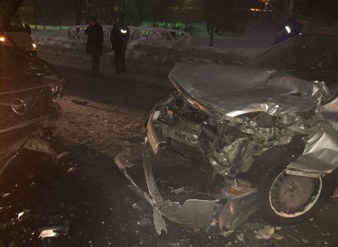 Опубликованы фотографии с места серьезной аварии на Голенчинском шоссе