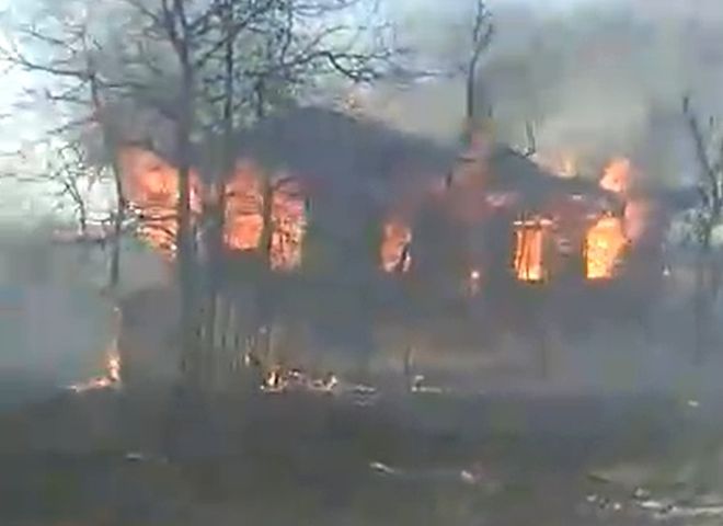 Соцсети: в деревне под Касимовом из-за пала травы выгорела половина улицы