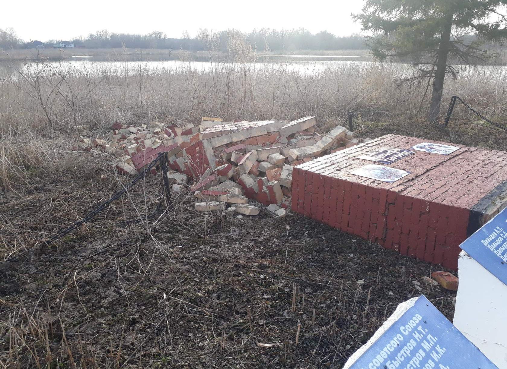 Фото: в сасовском селе рухнул памятник Великой отечественной войны