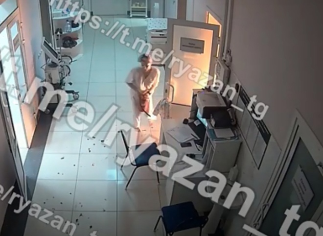 У медсестры, пострадавшей при пожаре в больнице Семашко, рука сгорела до кости
