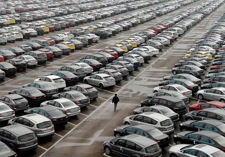 СМИ: в 2017 году в России резко вырастут цены на автомобили