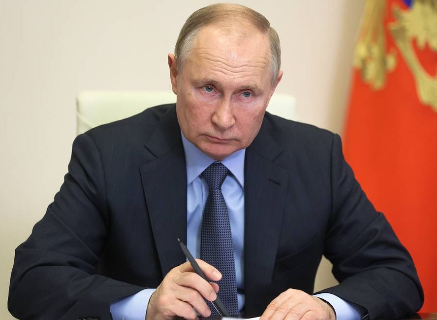 Путин высказался о введении QR-кодов в транспорте
