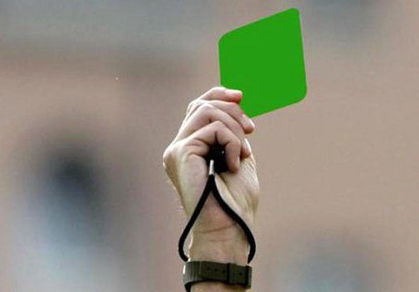 Впервые в истории футбола была показана зеленая карточка