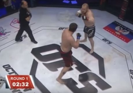 Рязанец Савилов отправил противника в нокаут (видео)