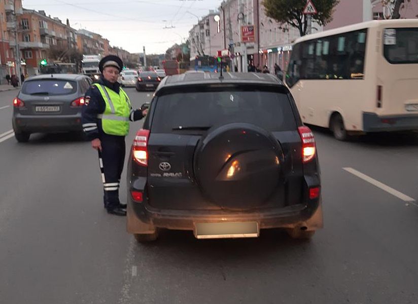 На Первомайском проспекте 15-летний подросток попал под машину