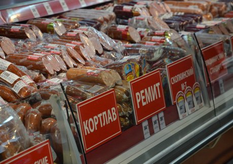 Более половины колбас в магазинах — подделка