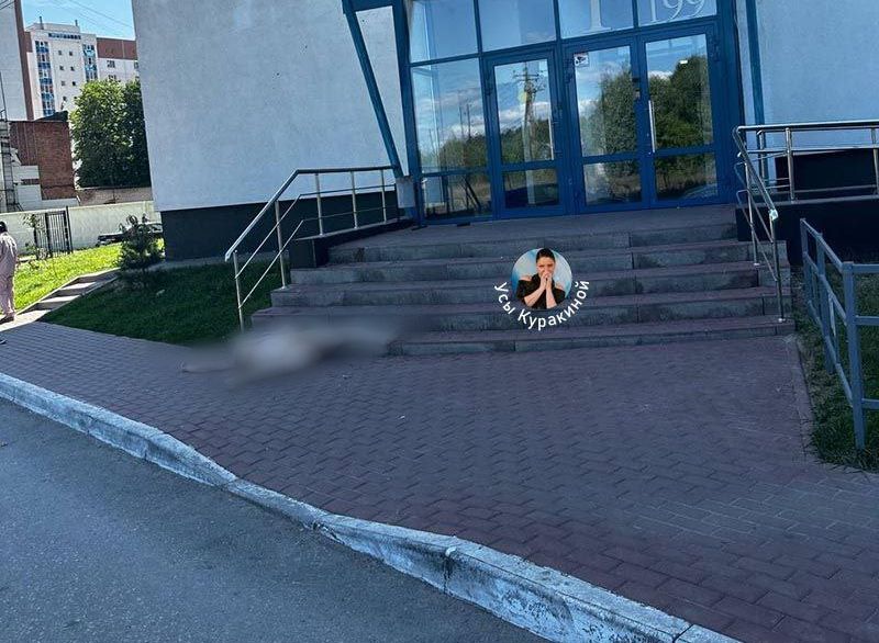 Из окна многоэтажки на улице Брестской выпала женщина без нижнего белья