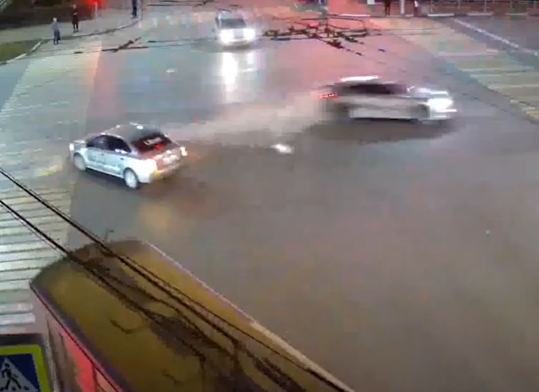 ДТП с Porsche Panamera в центре Рязани попало на видео