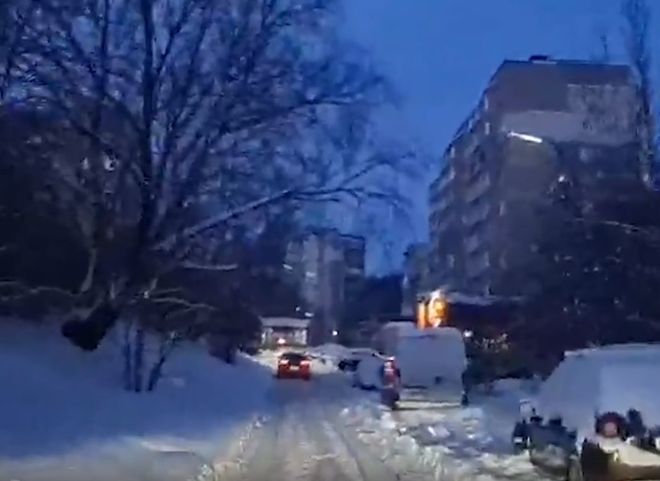 Подрядчик Железнодорожного района прокомментировал плохую уборку снега