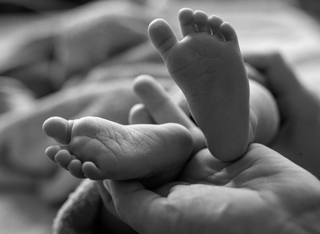 Рязанских чиновников наказали за смерть младенца, которого «лечили» молитвами