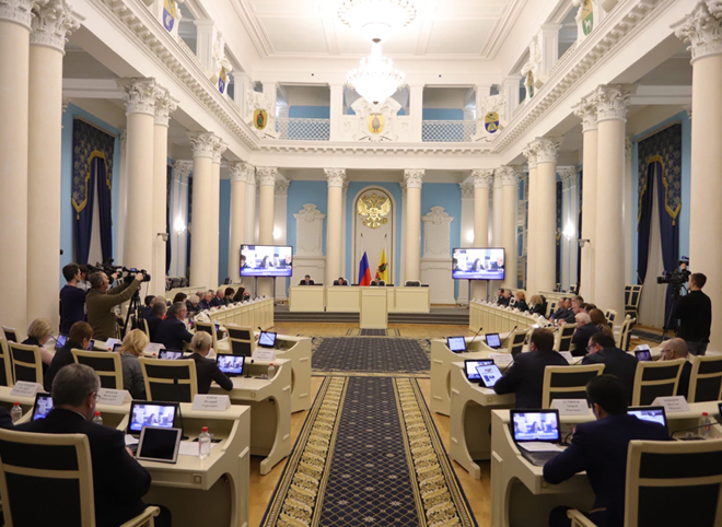 В Рязанской облдуме обсудили внесение поправок в Конституцию РФ