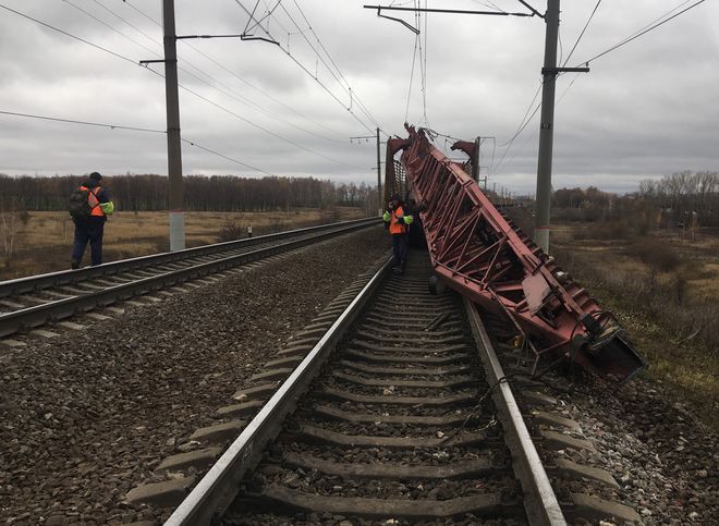 Источник: поезда в Рязанской области задержали из-за аварии