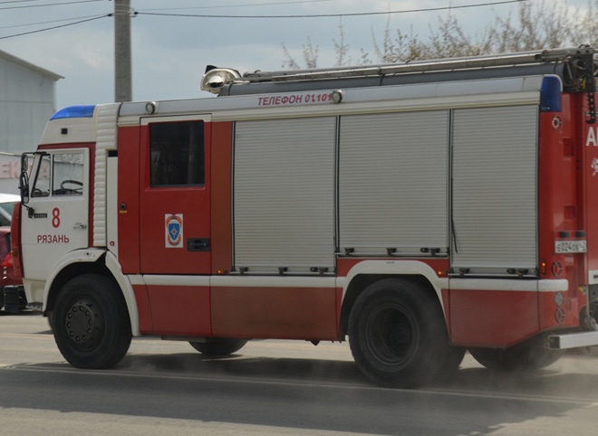 В подъезде многоэтажки на Касимовском шоссе произошел пожар