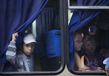 Два автобуса с беженцами обстреляны на границе РФ