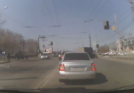 ДТП с «Приорой» и «Газелью» в Рязани попало на видео