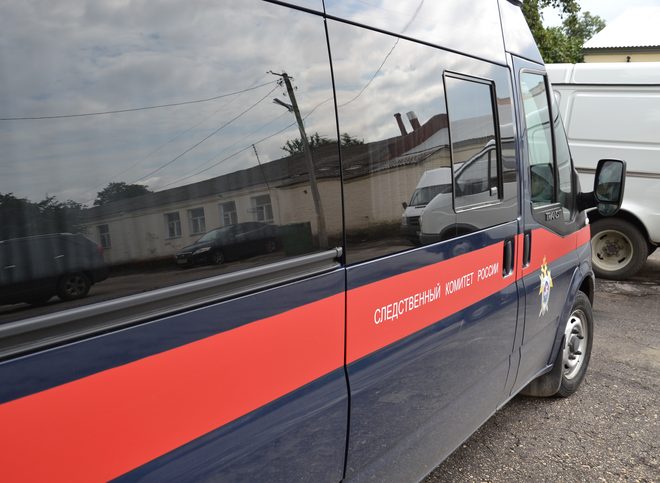 На берегу Оки под Рязанью обнаружили автомобиль с трупом внутри