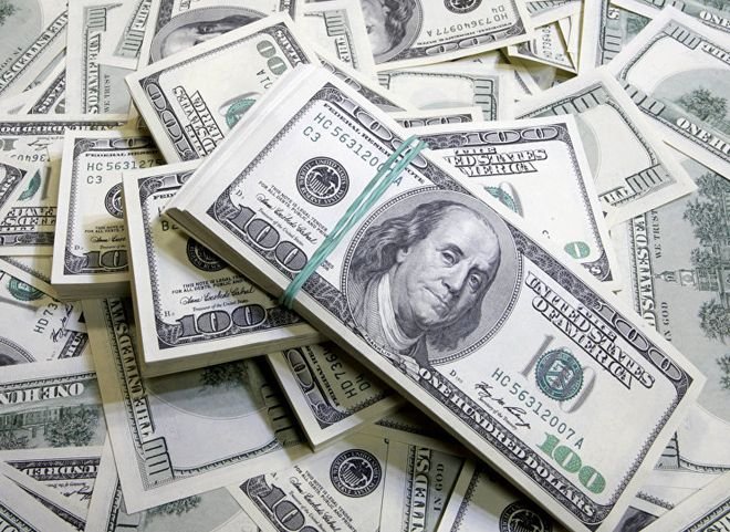 Курс доллара на Московской бирже упал до 61 рубля